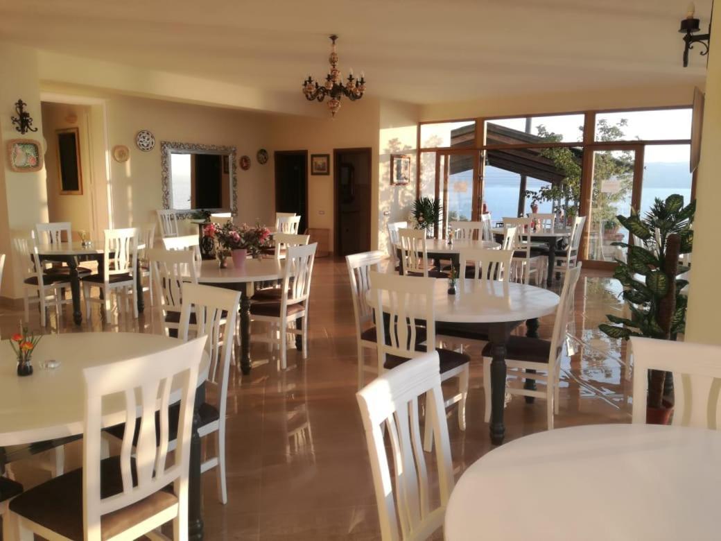 Hotel "San Saena " Radhime Bagian luar foto