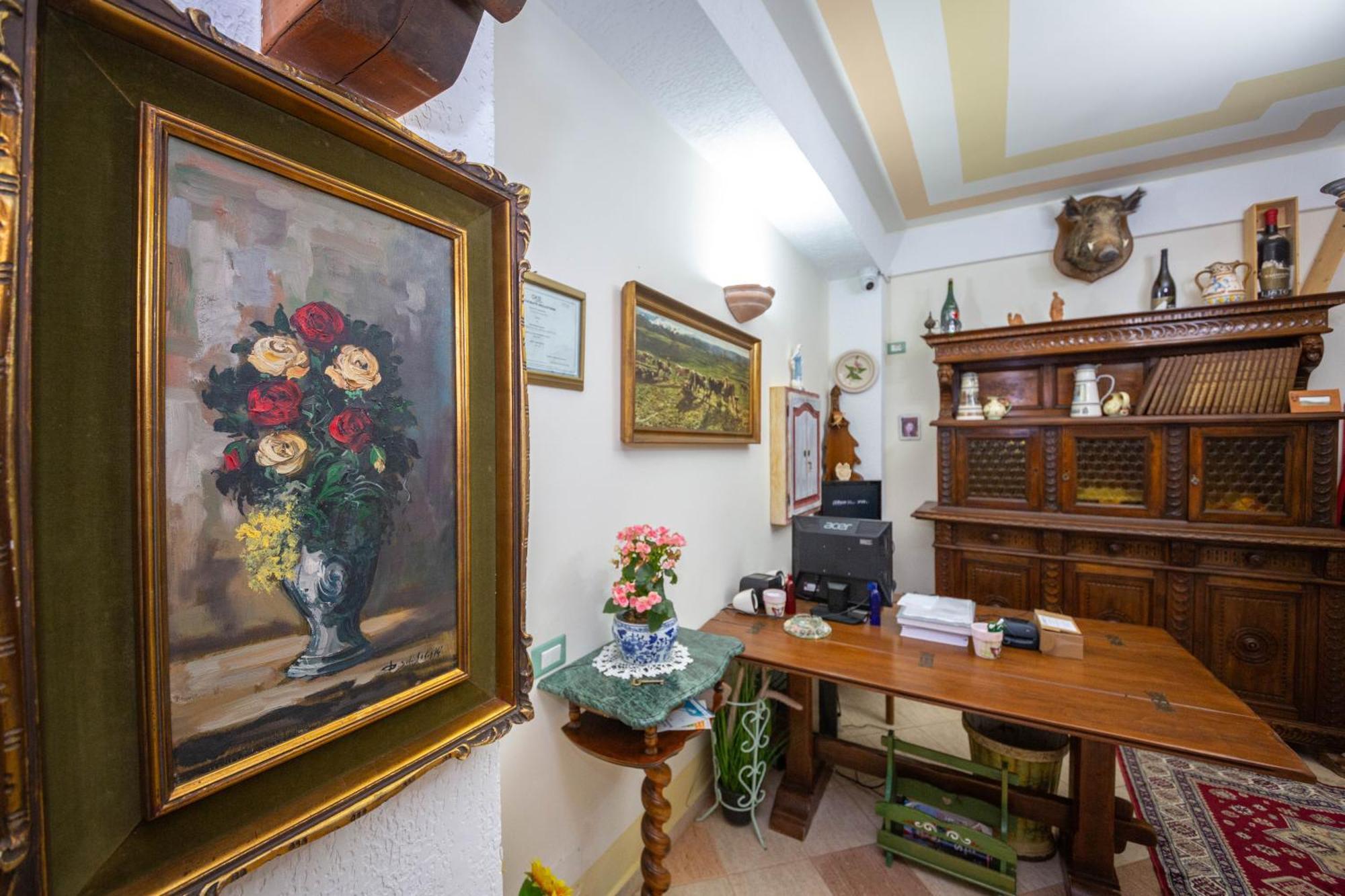 Hotel "San Saena " Radhime Bagian luar foto