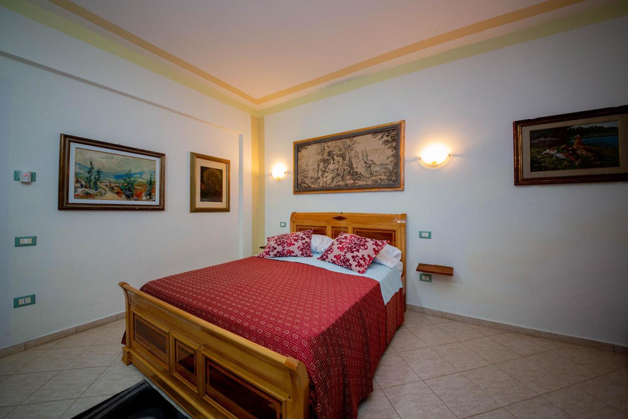 Hotel "San Saena " Radhime Bagian luar foto