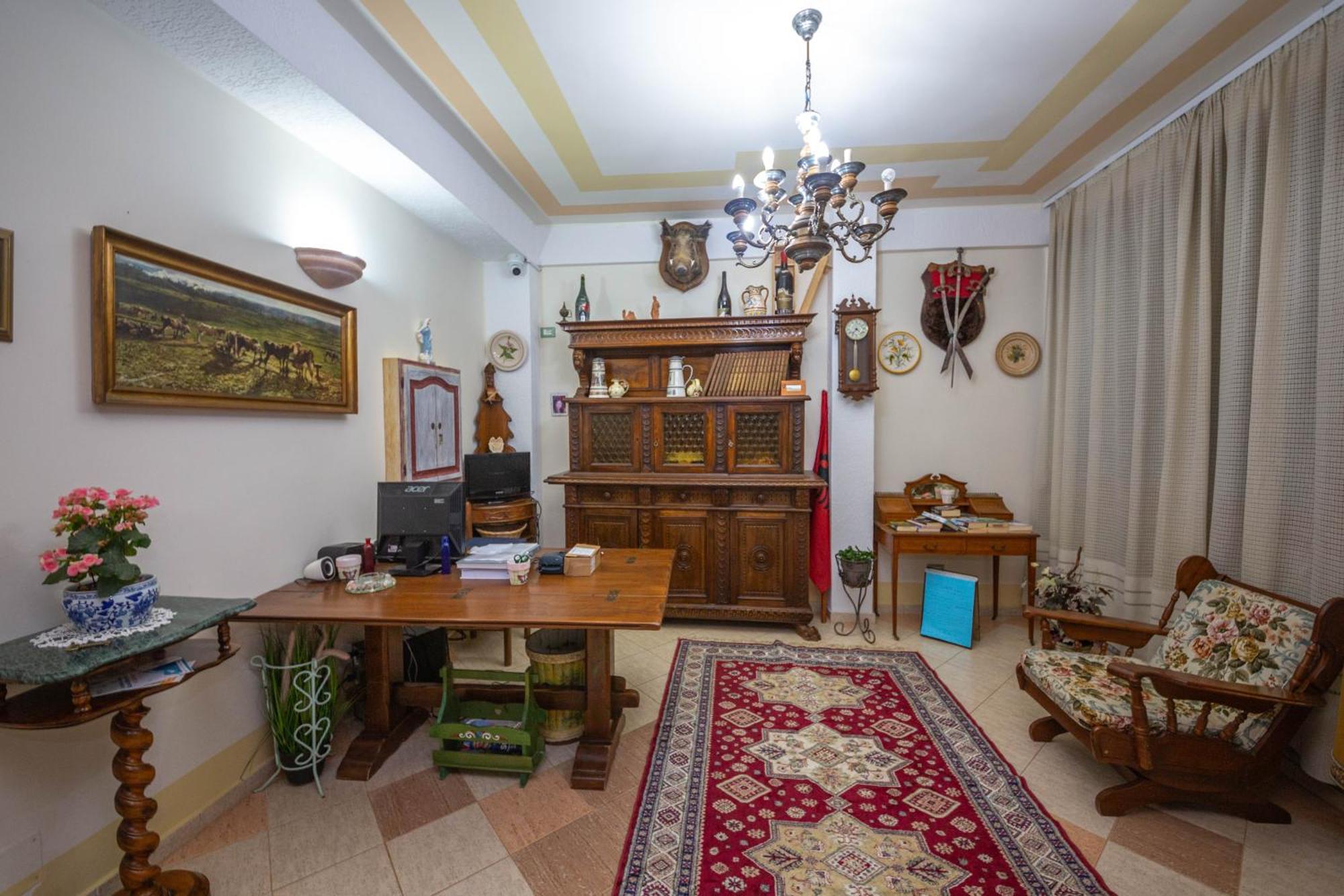 Hotel "San Saena " Radhime Bagian luar foto