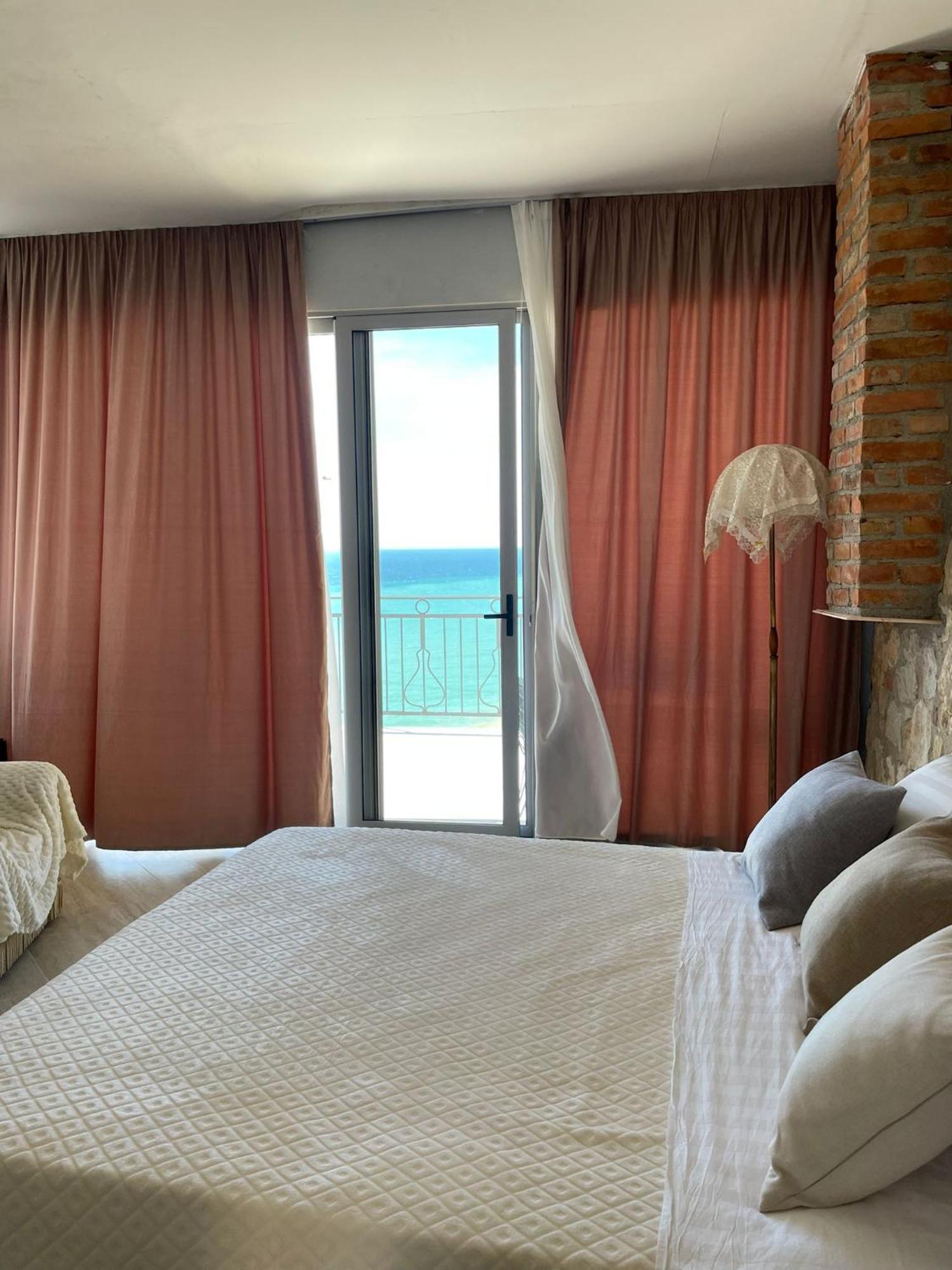 Hotel "San Saena " Radhime Bagian luar foto