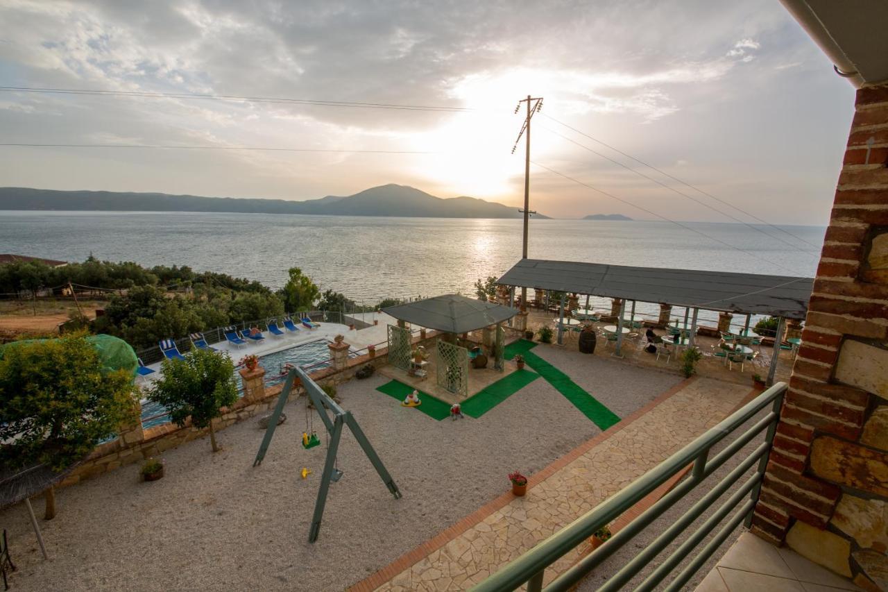 Hotel "San Saena " Radhime Bagian luar foto