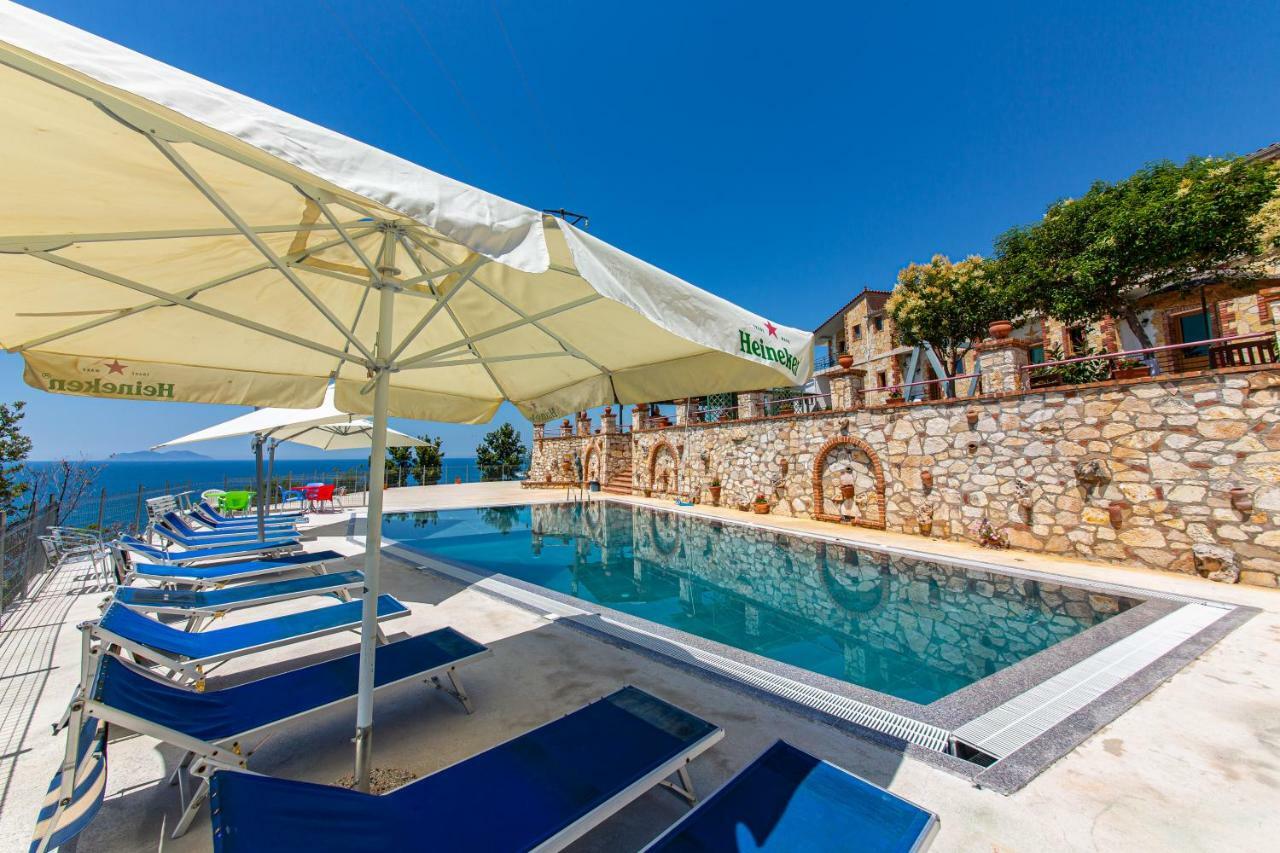 Hotel "San Saena " Radhime Bagian luar foto