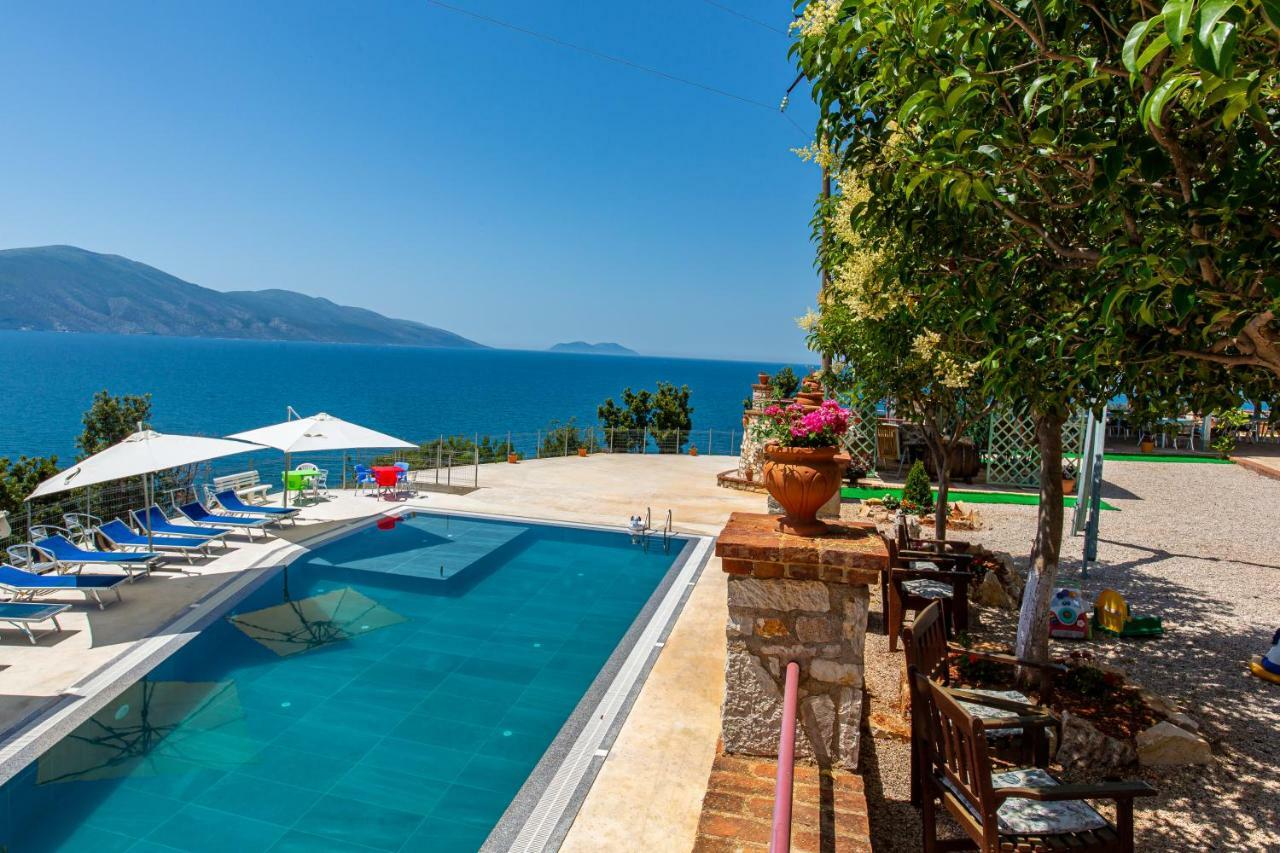 Hotel "San Saena " Radhime Bagian luar foto