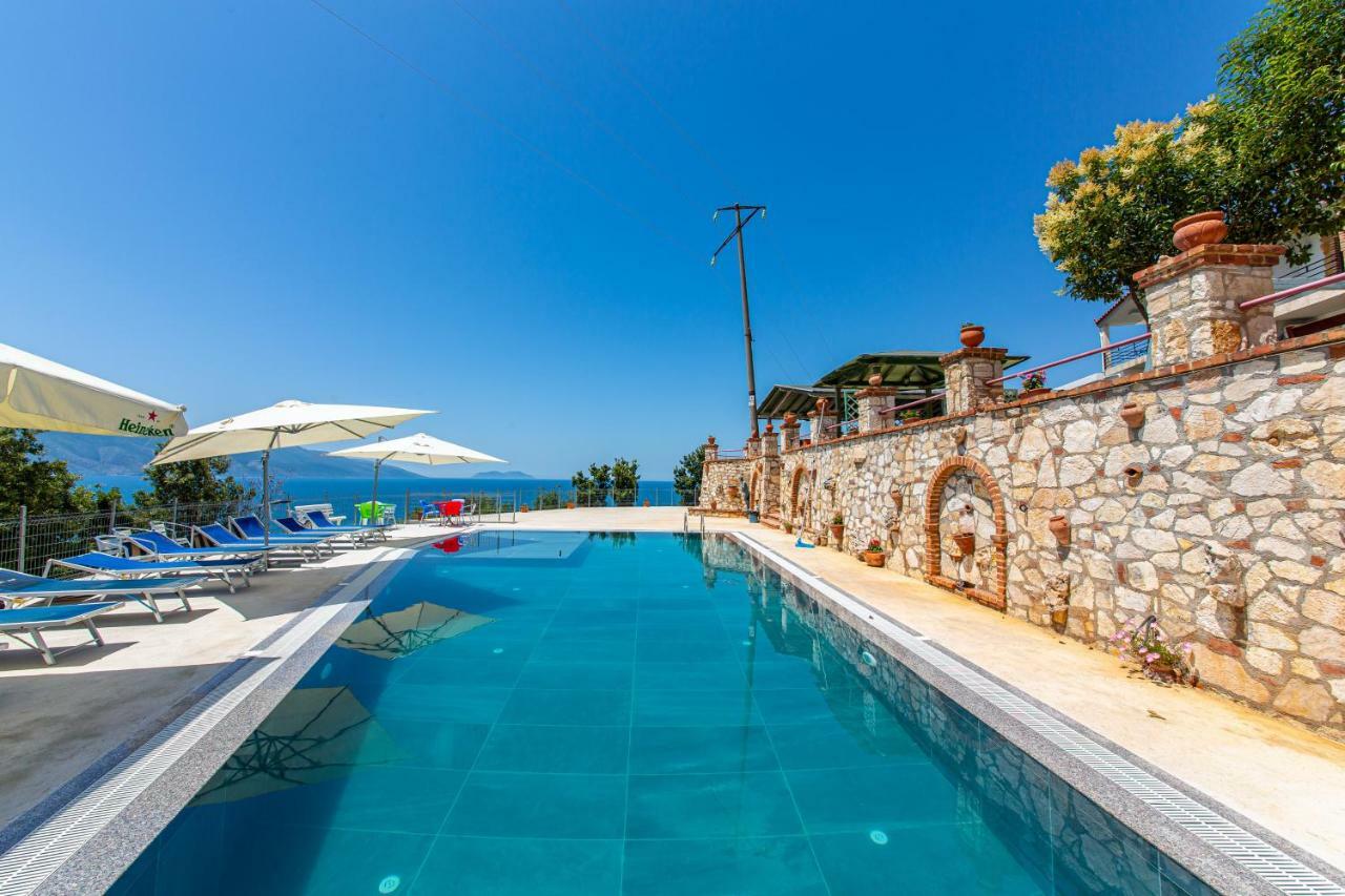 Hotel "San Saena " Radhime Bagian luar foto