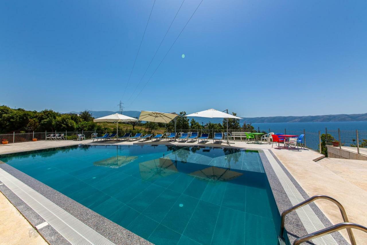 Hotel "San Saena " Radhime Bagian luar foto